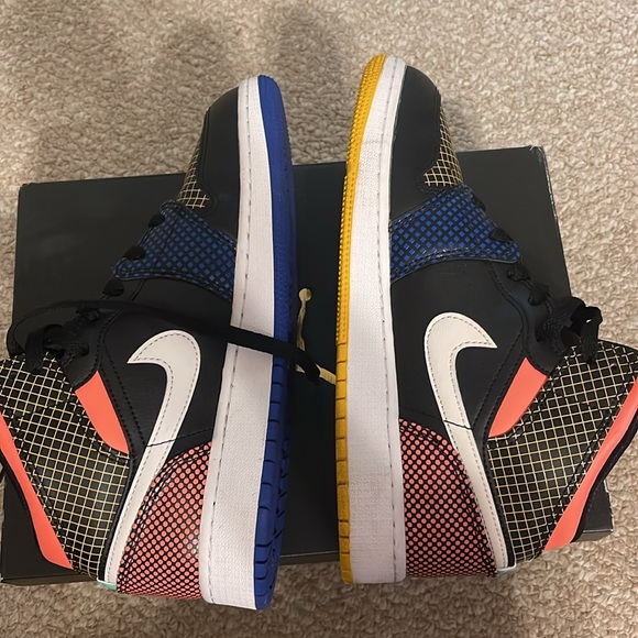 Air Jordan 1 MID MMD (GS) - Picture 3 of 5